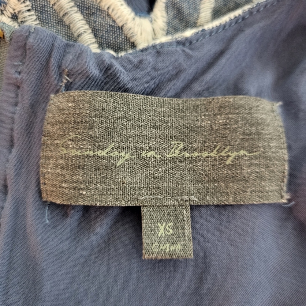 Cute Denim & Embroidered Ruffle Crop Top Size XS - Picture 4 of 4